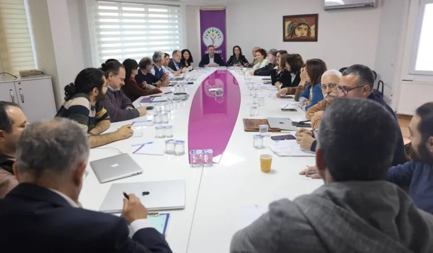 DEM Parti MYK, 'çerçeve yasa' gündemiyle olağanüstü toplanıyor