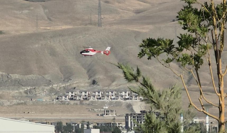 Ambulans helikopter hamile kadın için havalandı