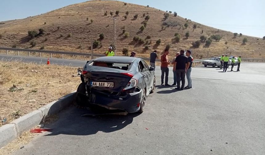 İki otomobil çarpıştı: Çok sayıda yaralı var