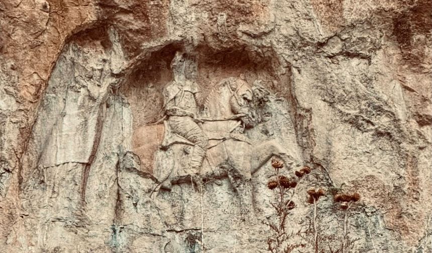 Diyarbakır Silvan’daki Boşat Kalesi’nde Sasani İmparatoru I. Ardeşir’in İzleri