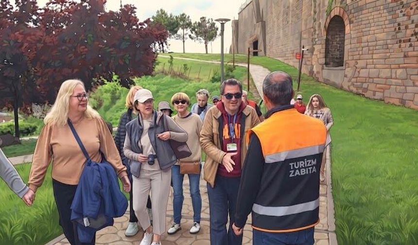 Diyarbakır'ın tarihini 6 dilde anlatıyor