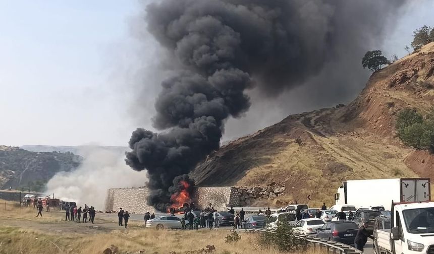 Diyarbakır-Bitlis yolunda feci kaza: Tır küle döndü