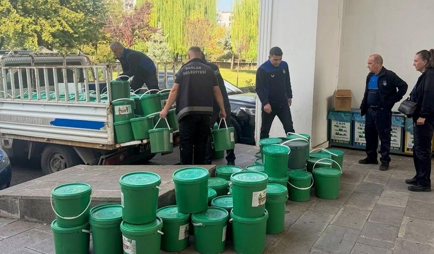 Diyarbakır’da gıda skandalı: 1 ton 317 kilo turşu imha edildi