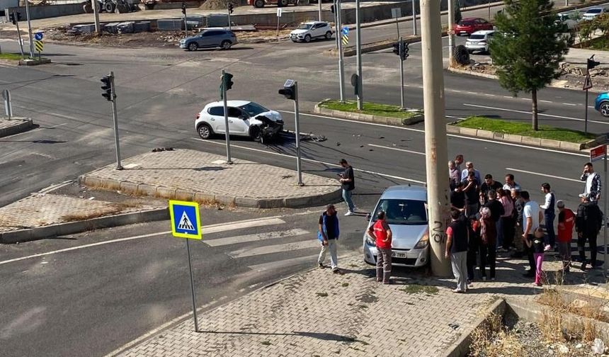 Diyarbakır'da korkutan kaza: 3 kişi yaralandı