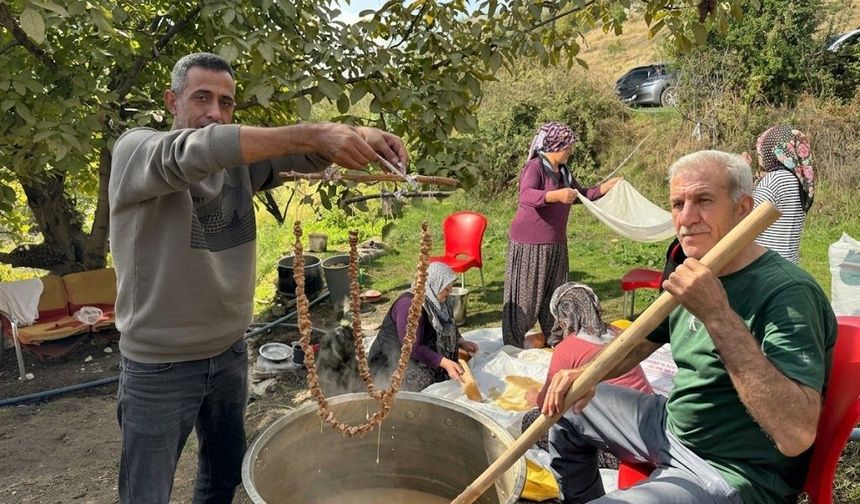 Diyarbakır’da üzümler kışlık lezzetlere dönüşüyor