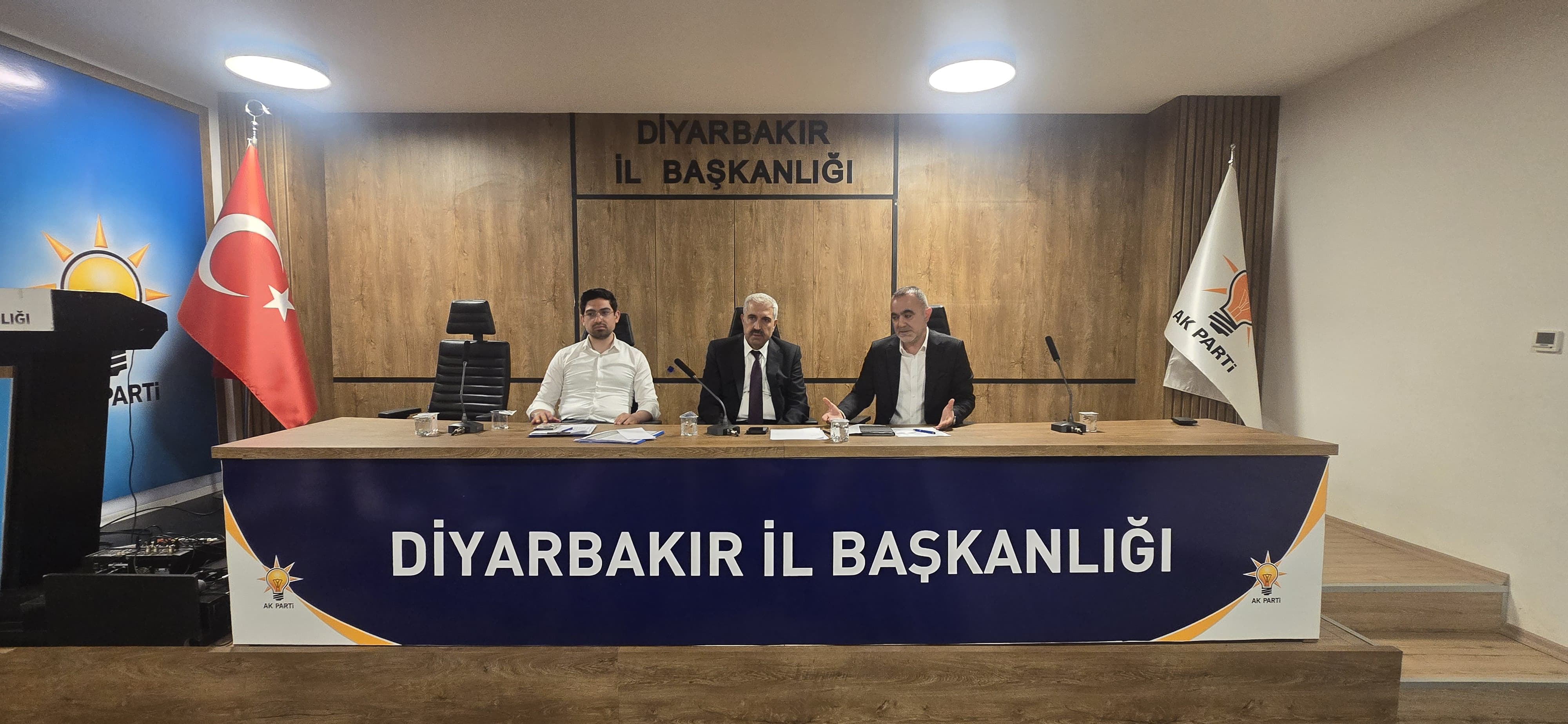 Görevde bulunduğum dokuz aylık süreçte, teşkilatımızla birlikte gece gündüz demeden çalıştık; birçok önemli başarıya imza atarak partimizi ve Sayın Cumhurbaşkanımızı en iyi şekilde temsil etmenin gayreti içinde olduk.