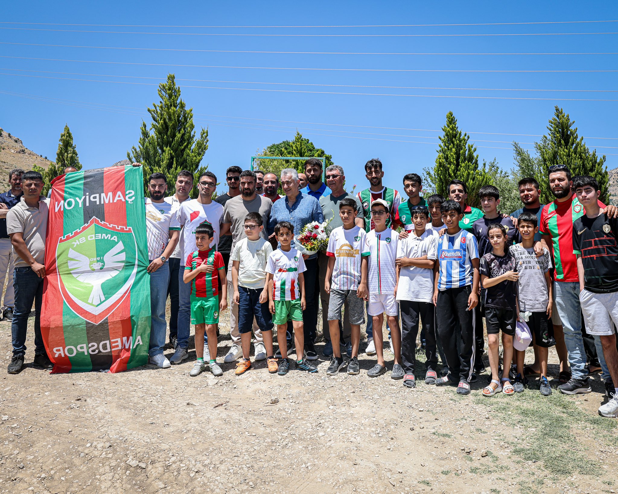 Amedspor Şehmus Ozer Mezar Ziyareti2
