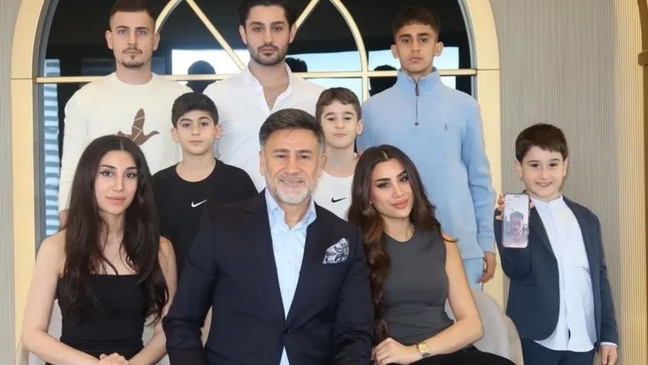 Izzet Yildizhan.aile.21