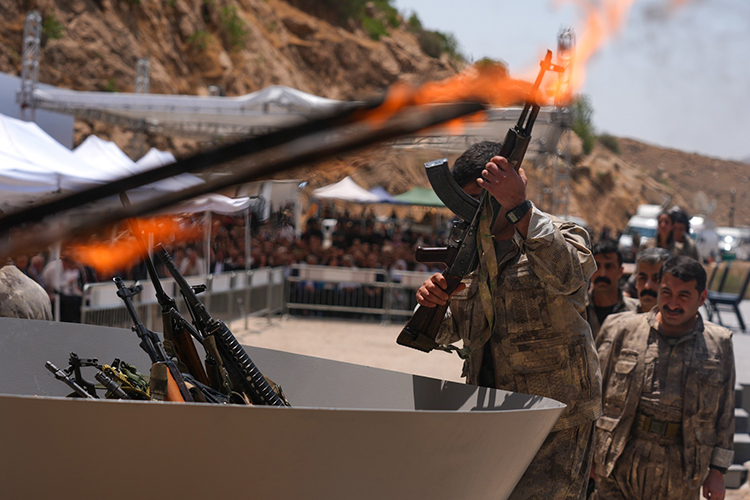 Pkk Silah Bırakma (2)