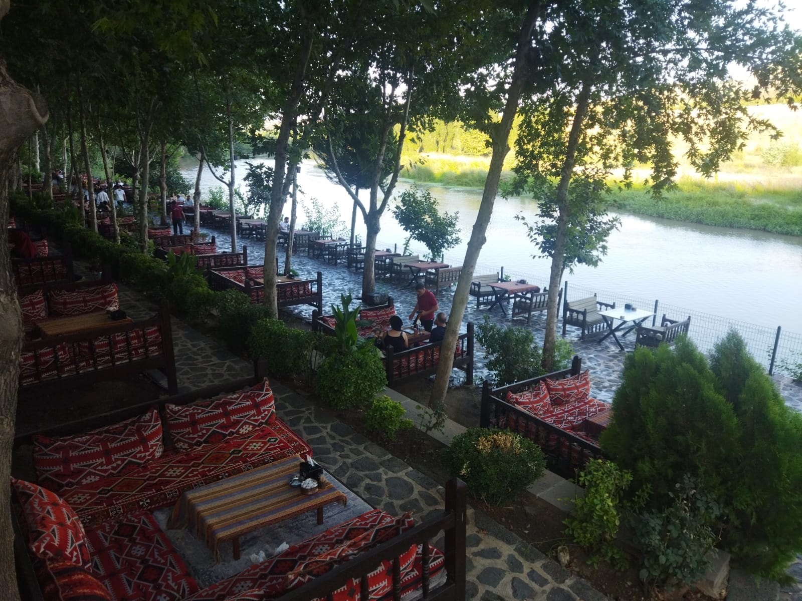On Gözlü