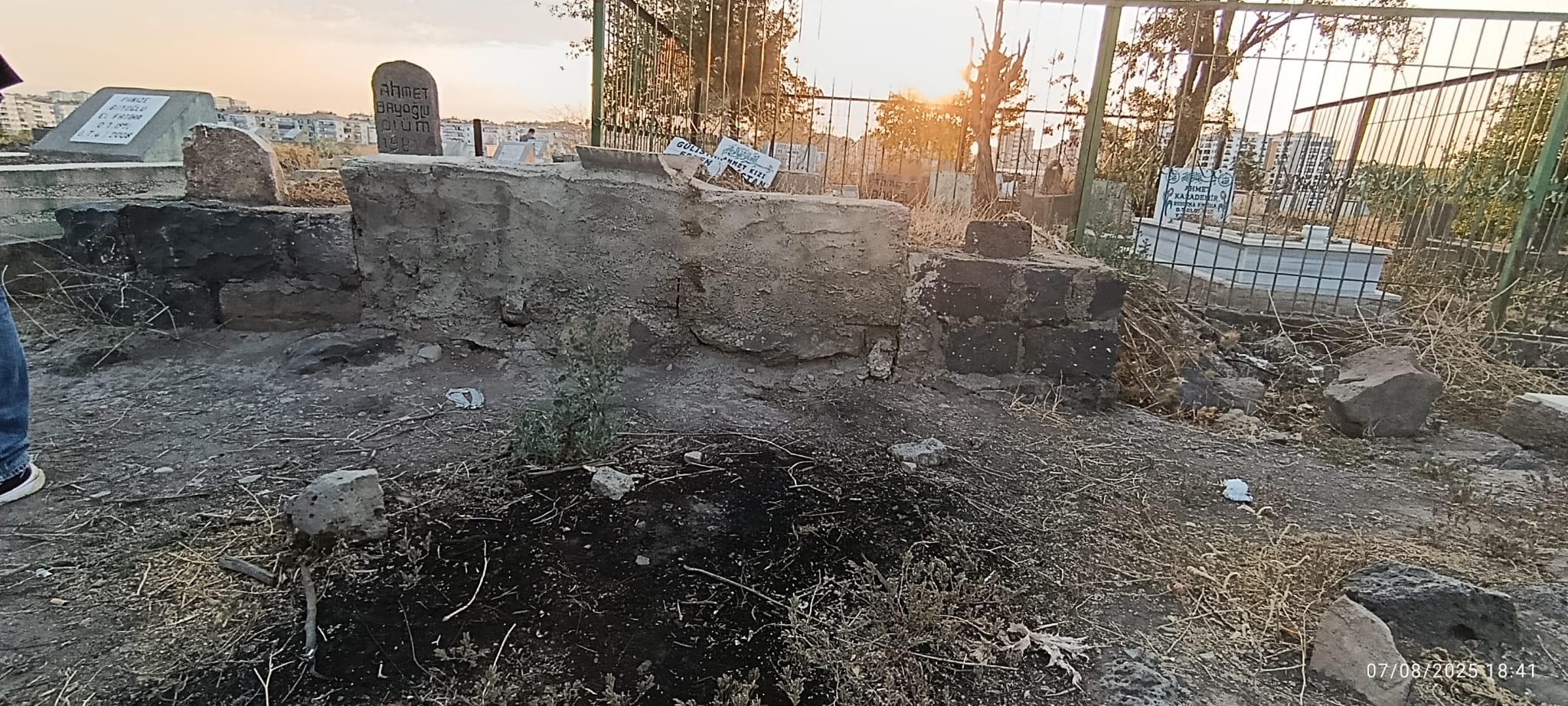Peyas Mezarlik2