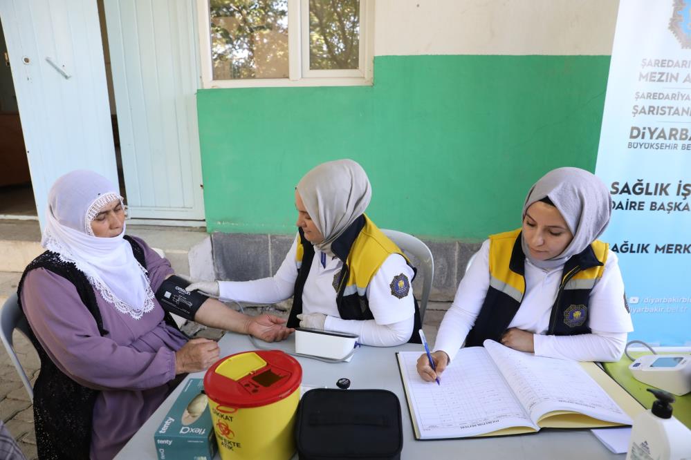 Kadın Tansiyon Sağlıkçı