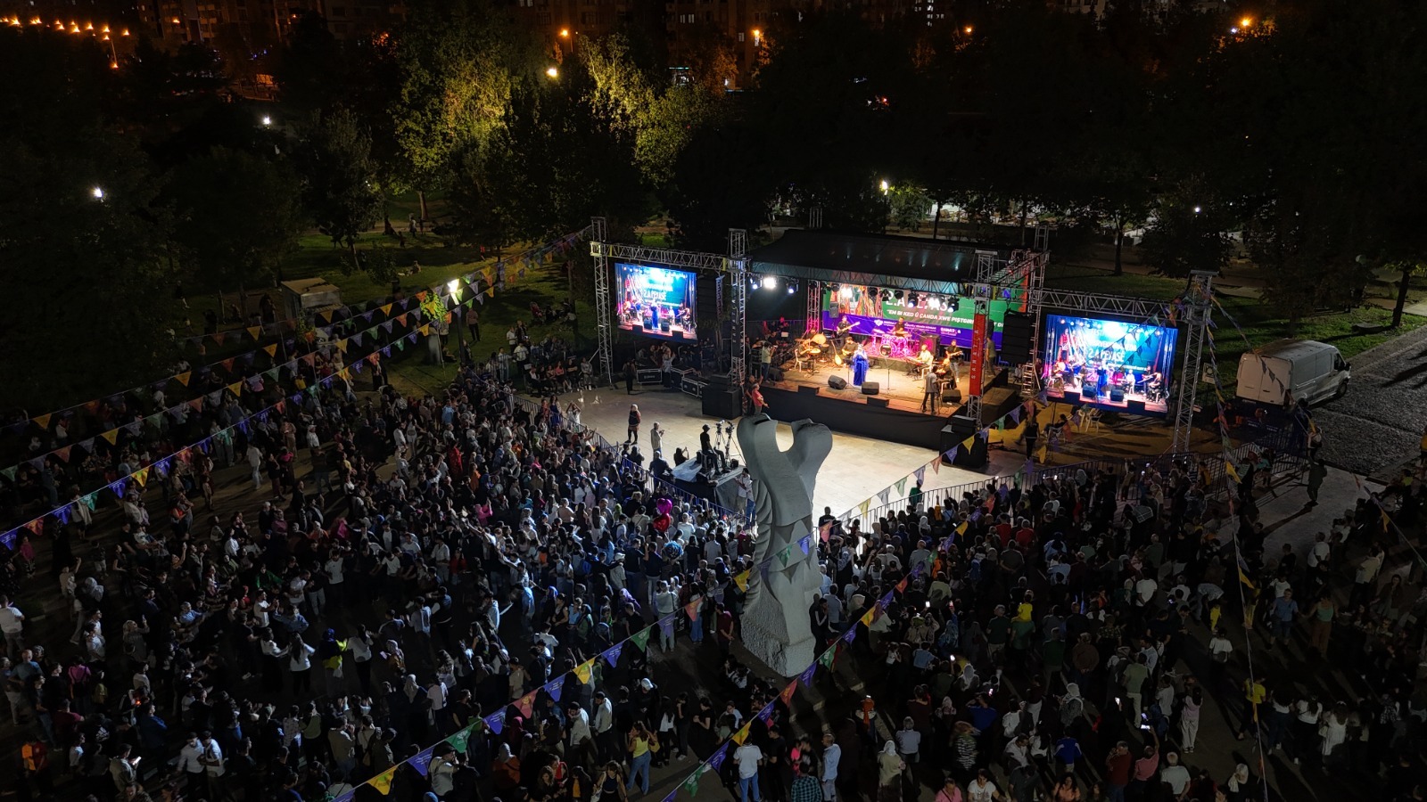 Konser1