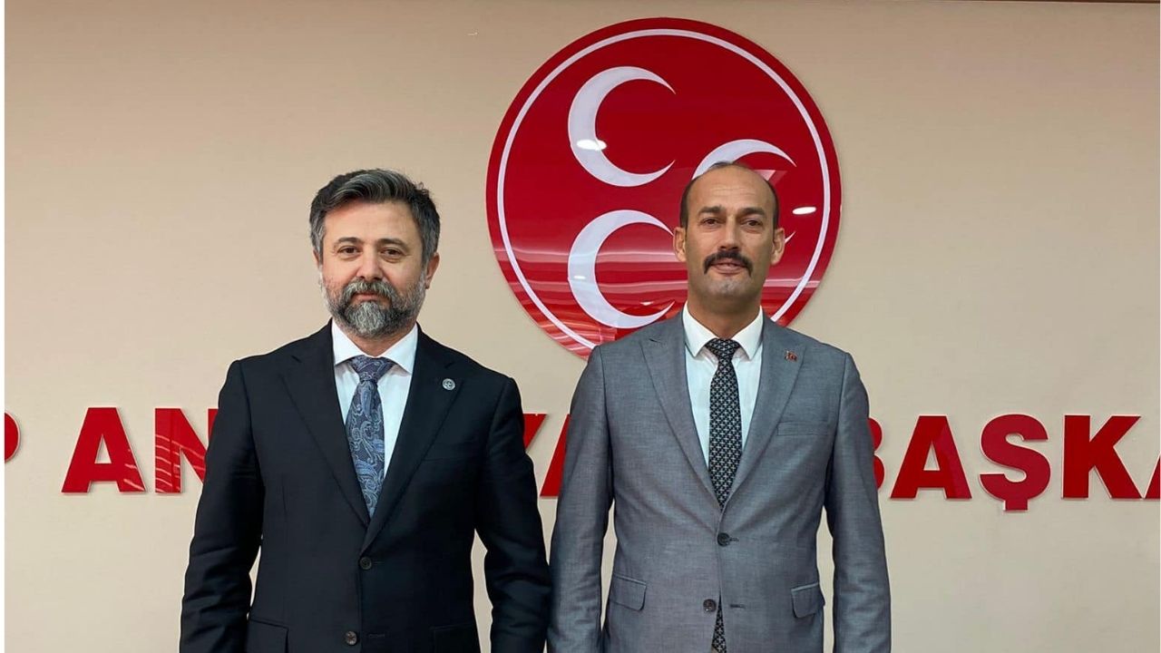 Gazete Pencere'de yer alan habere göre; MHP Genel Merkezi, polise saldırdığı iddia edilen Cemil Kolak görevden alındı.