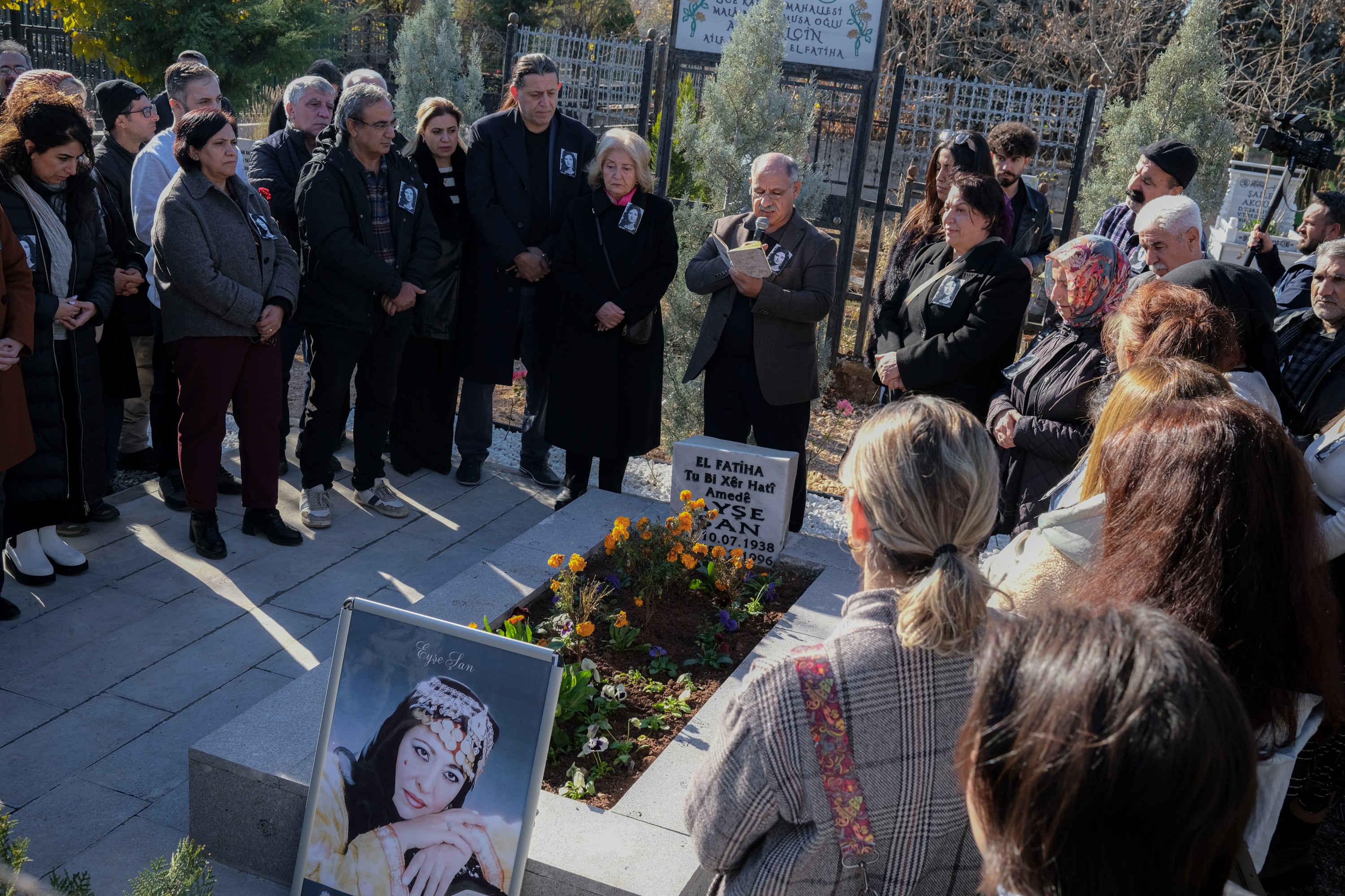 Ayşe Şan Mezarlık3