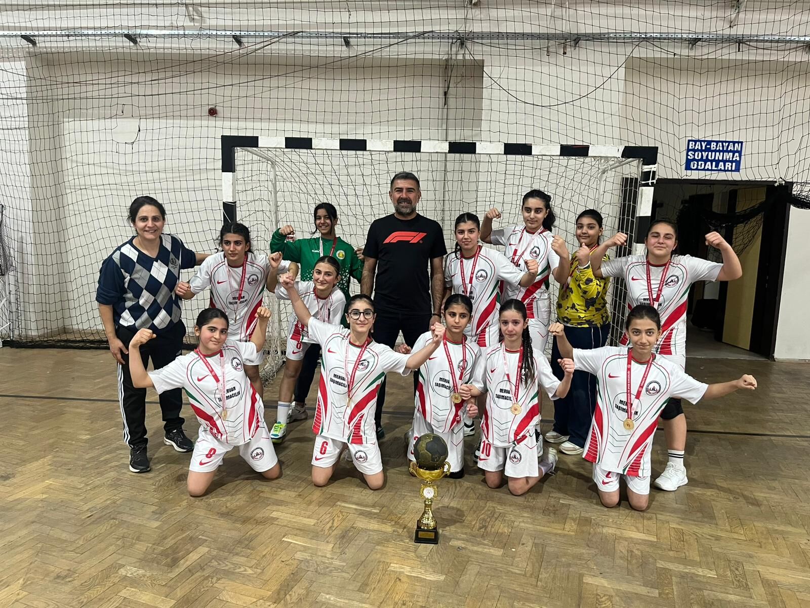 Kayapınar Hentbol Kız1