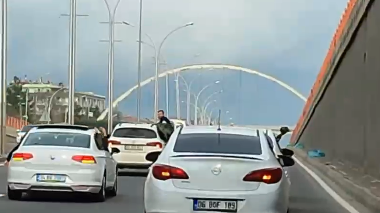Diyarbakır’da düğün konvoyu trafiği felç etti: O anlar kamerada!