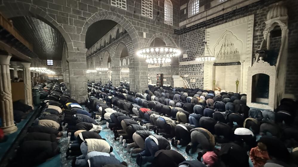 Ulu Cami Namaz-1