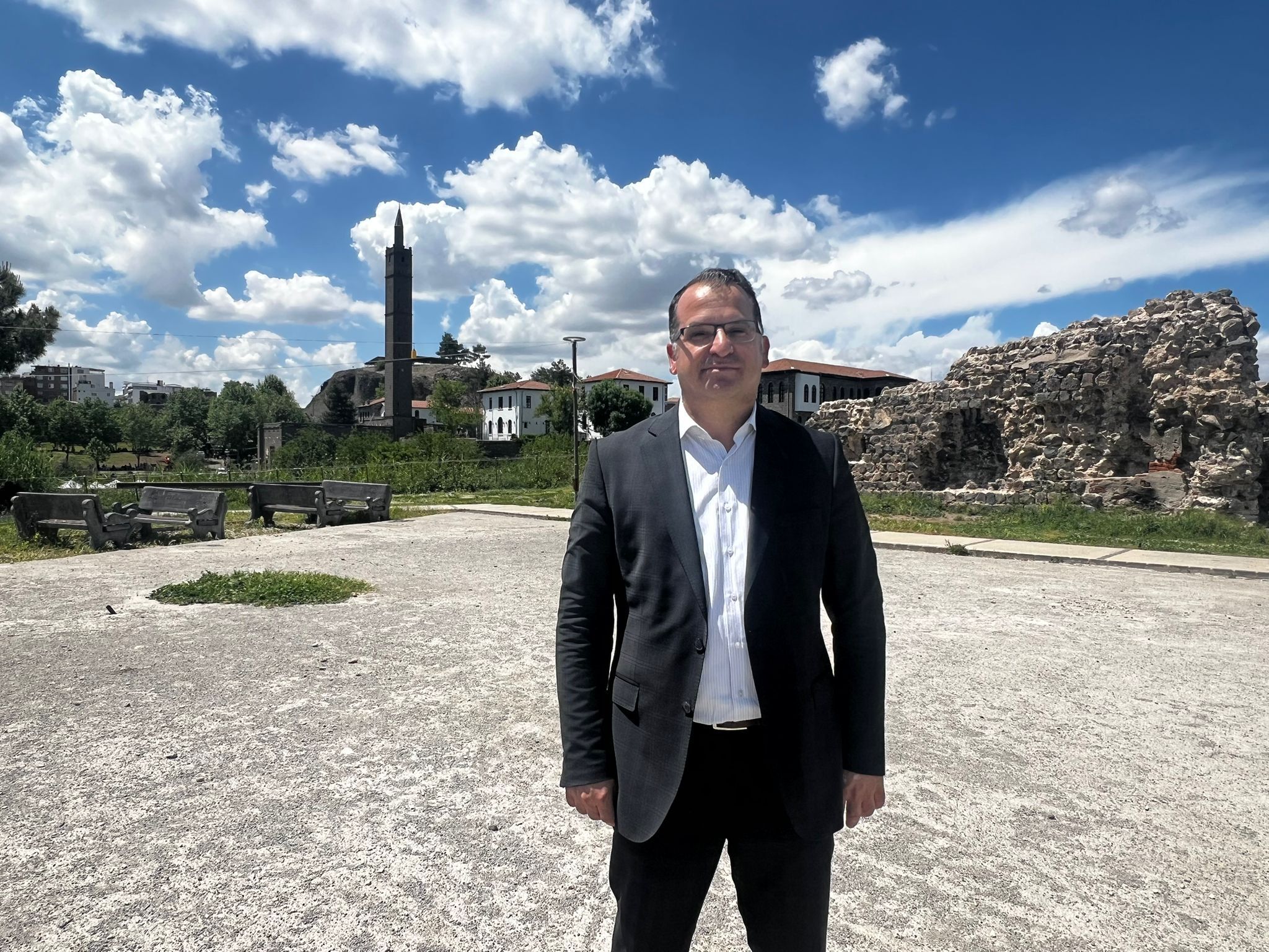 Oktay Bozan1