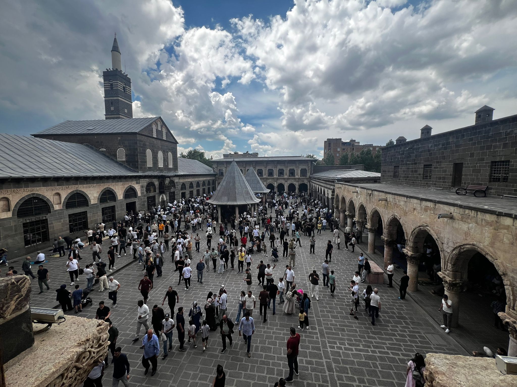 Turist Ulu Cami-1