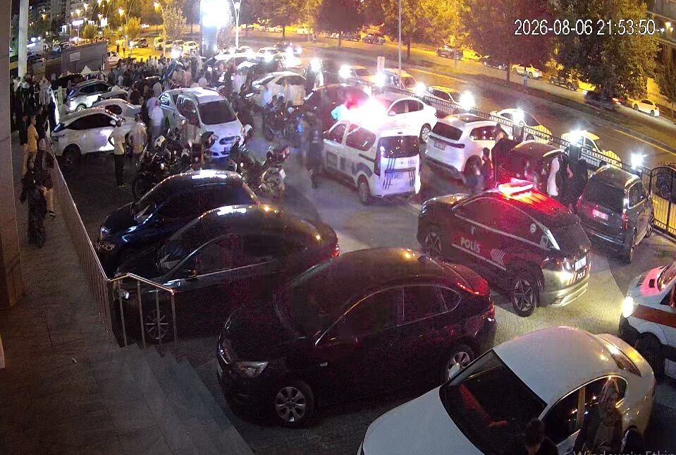 Polis Arabası-1