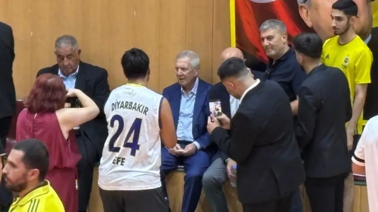 Aziz Yıldırım’dan Amedspor maçı öncesi Diyarbakır’a sürpriz ziyaret