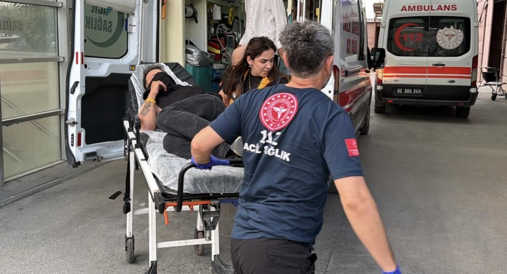 Kadına şiddete karşı çıktı, bıçaklandı