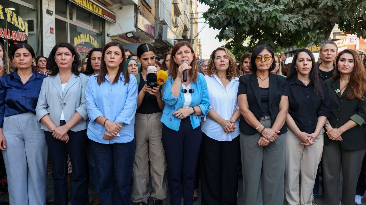 Diyarbakır’da kadın katliamlarına tepki: Hep birlikte hesabını sormalıyız