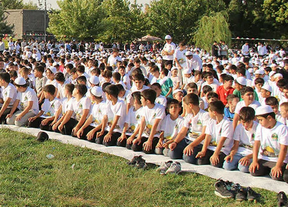 Diyarbakır’da çocuklar namazla buluştu