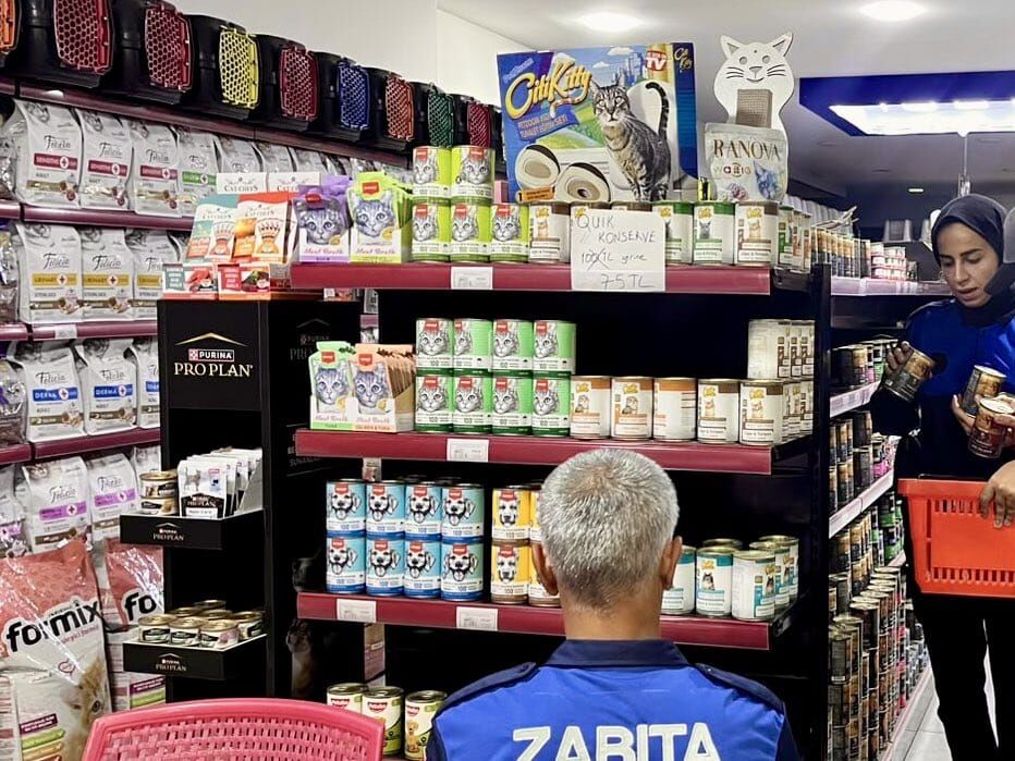 Diyarbakır’da petshopta skandal: 372 tarihi geçmiş ürün bulundu