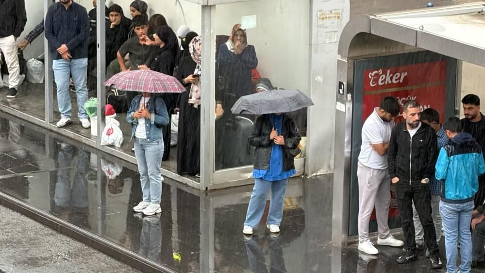 Durak Sağanak2